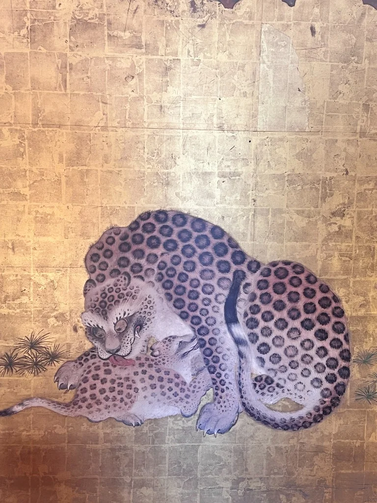 豹の親子の障壁画