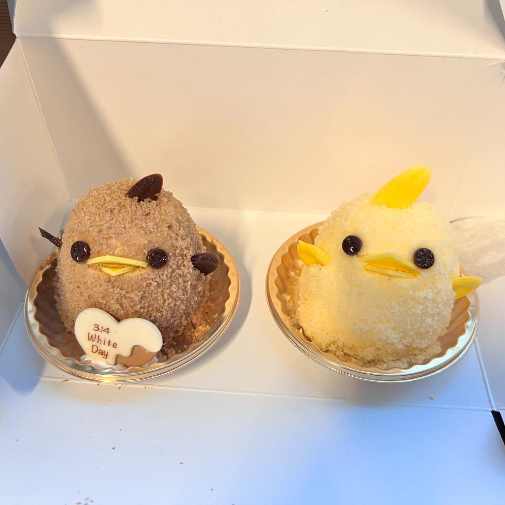 箱に入ったまま食べる名古屋駅の大人気スイーツ・ぴよりん