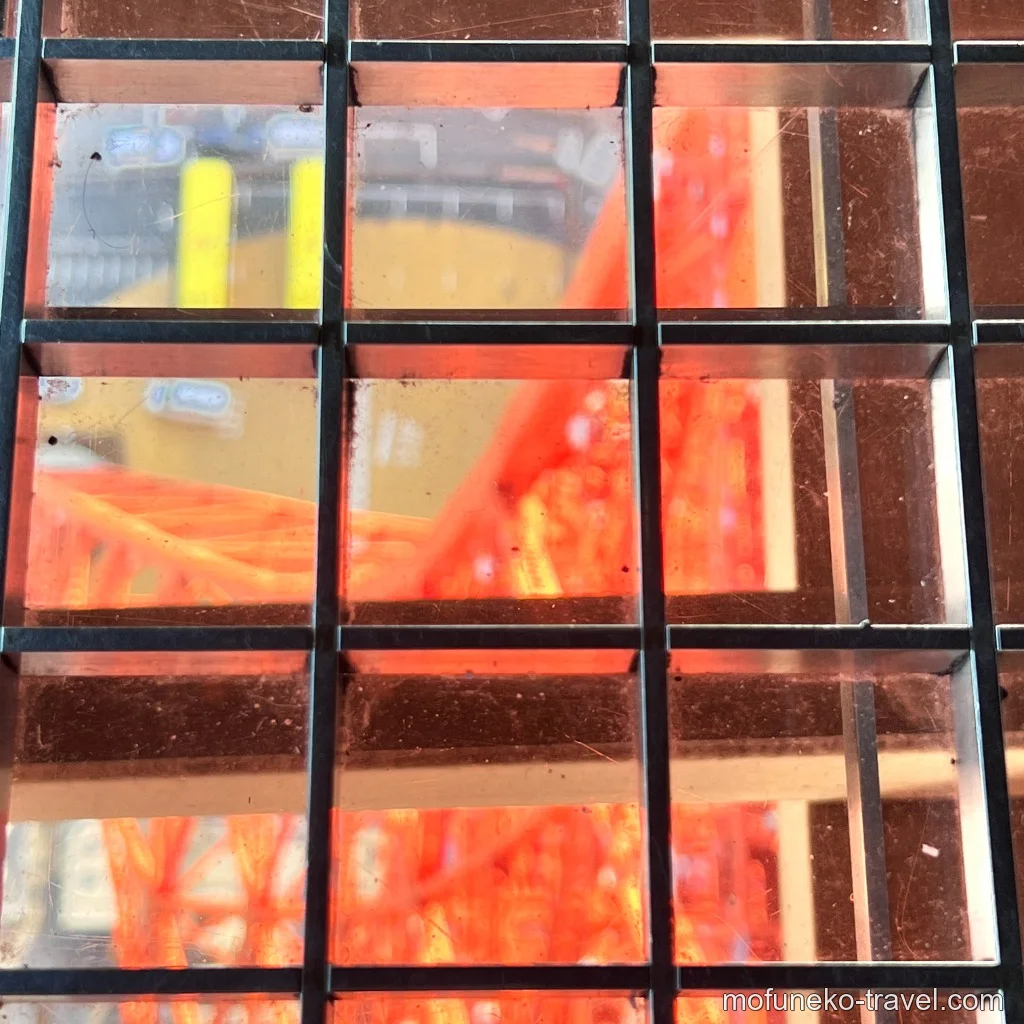 ピンボケしたスカイウォークウィンドウの写真