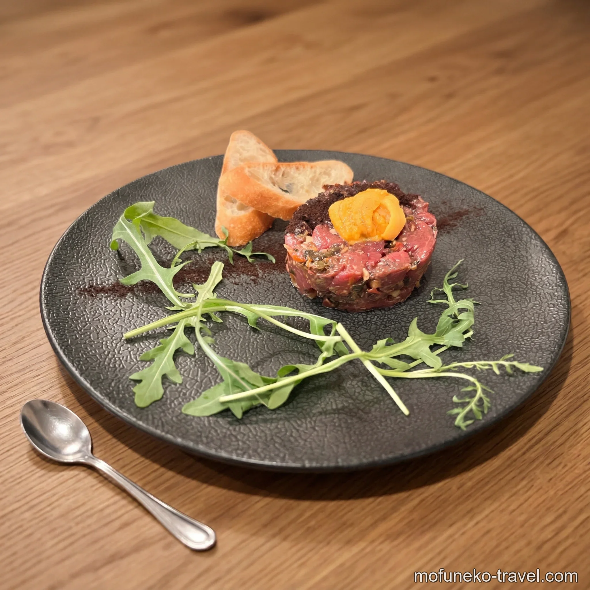 葡萄房（方南町）のウニが乗った本日のおすすめ肉料理