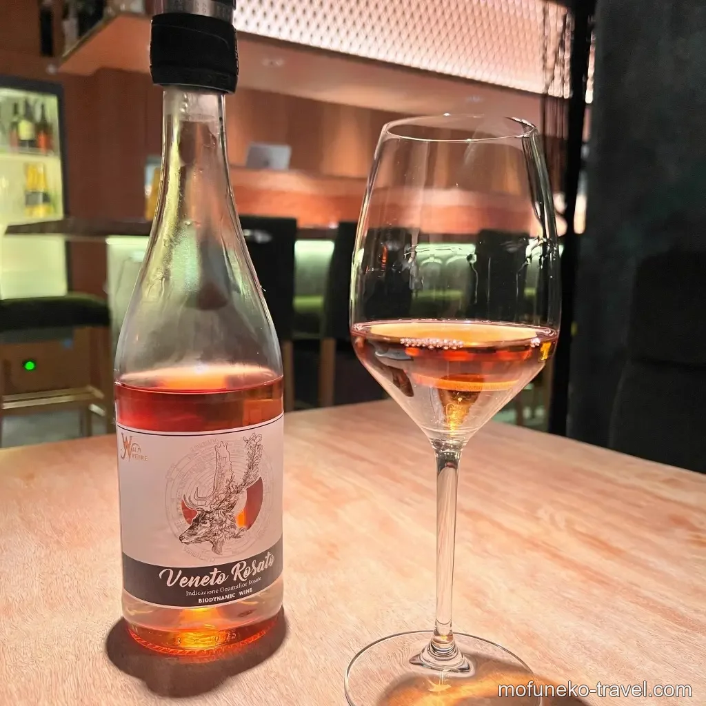 鹿のエチケットがおしゃれなオレンジワイン