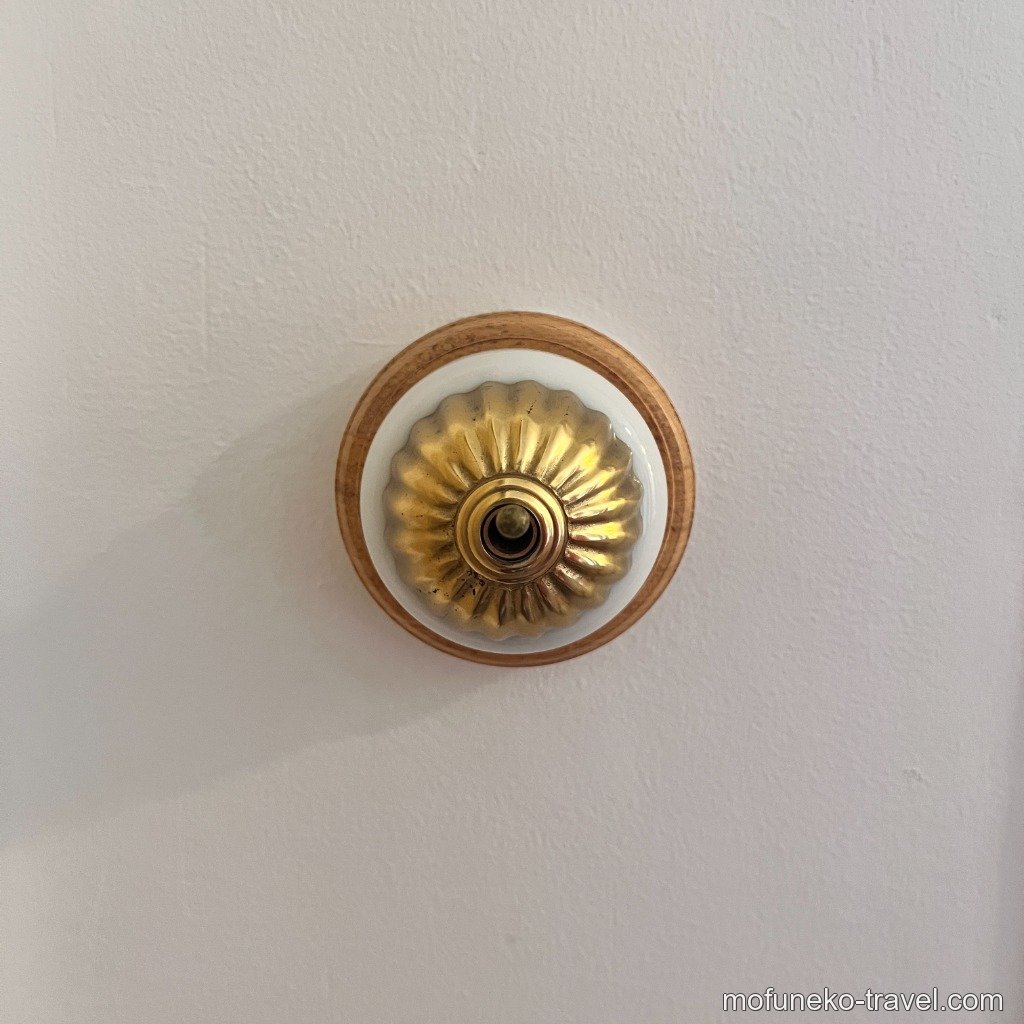 旧洋館御休所のレトロな照明スイッチ